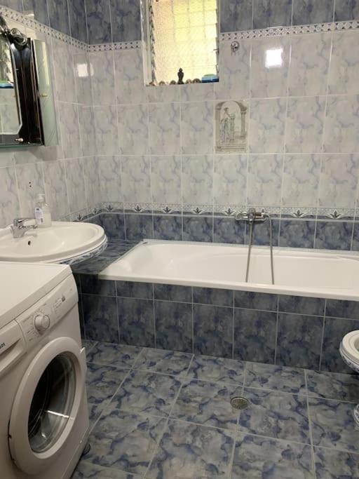 Christina's House With 2 Bedrooms And Free Parking Villa